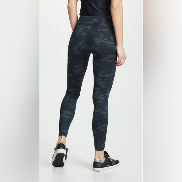 Spanx Seamless Camo Leggings - Picture 4 of 8